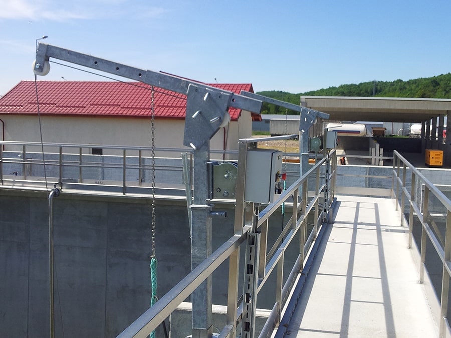 Statie de epurare Fieni - platforma de depozitare namol, cladire cu instalatie de deshidratare, bazin de aerare